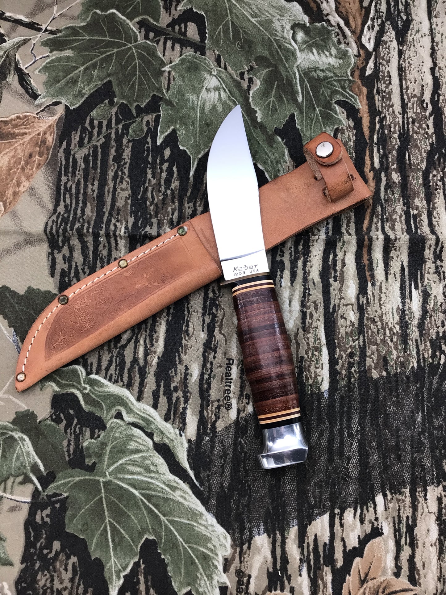 KaBar “1203 Skinner” NOS in box.
