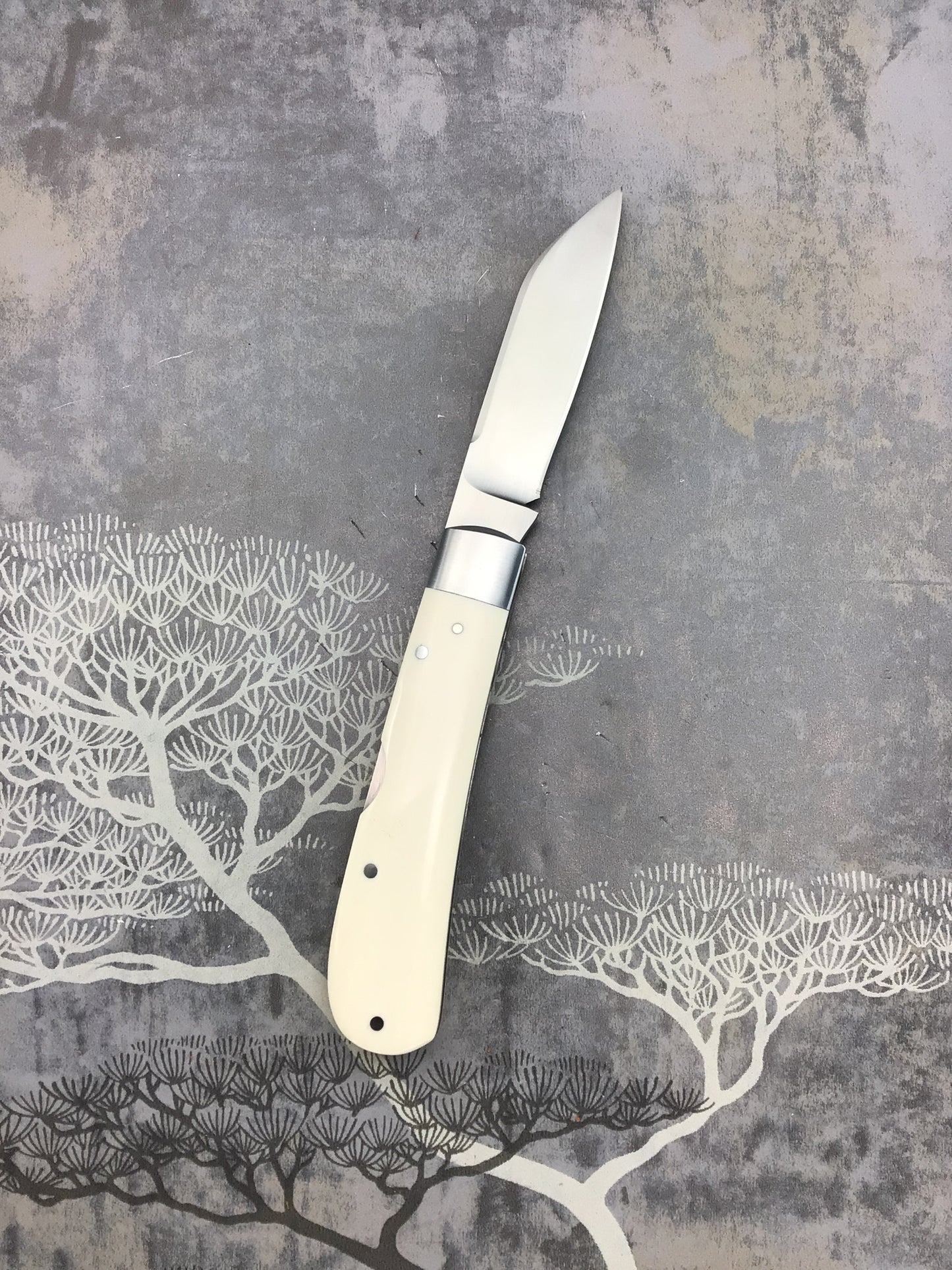 Tim Robertson “Hayes Model” mid lock Slipjoint with Beautiful Antique E Ivory scales