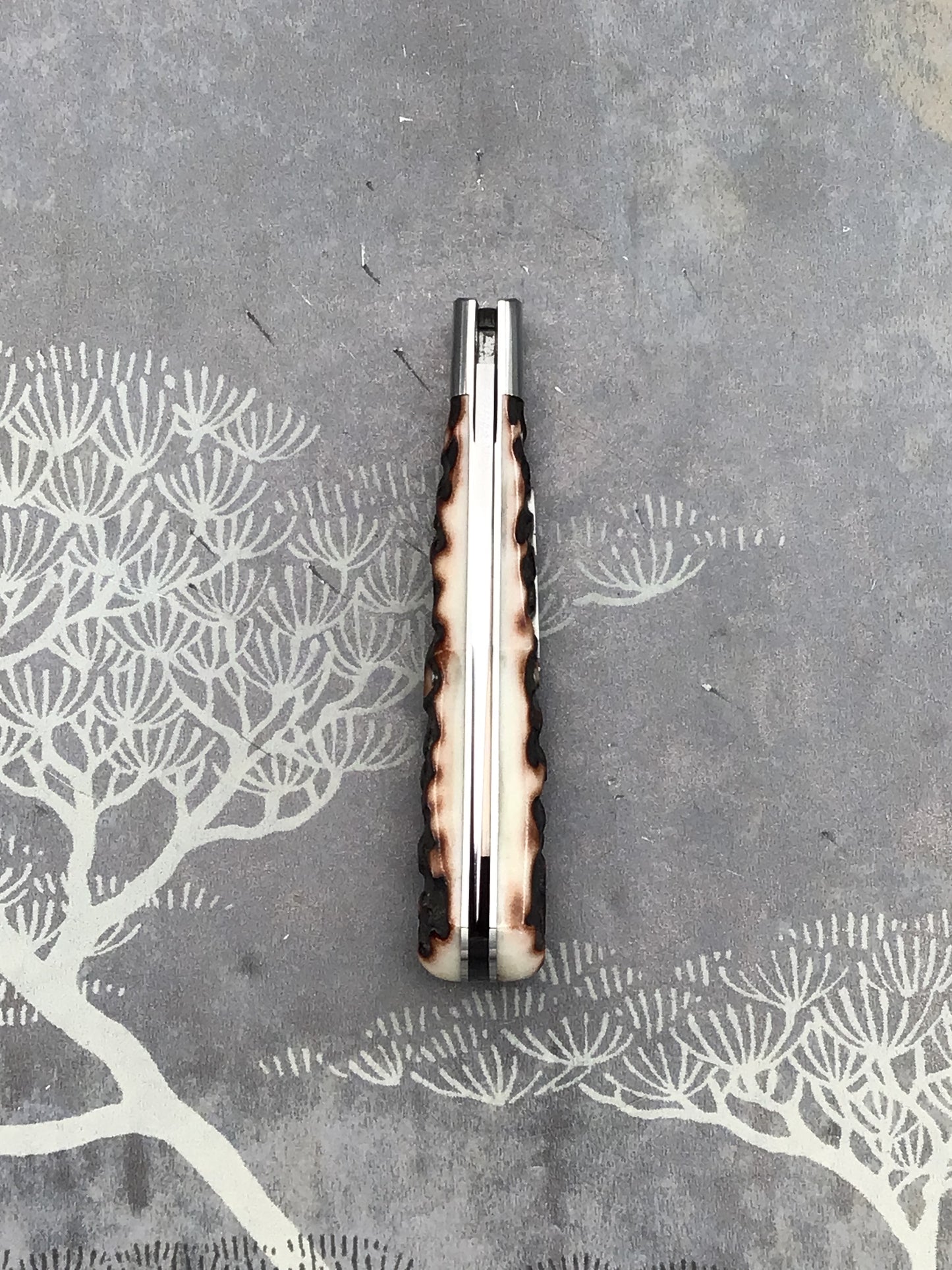 Takeshi Matsusaki “50% R1306” Lockback with Amber Stag scales. A Ryuichi Kawamura pattern.   (2)